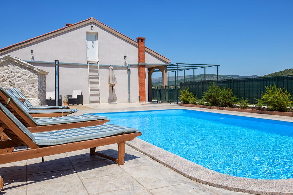 Holiday Villa Anna Primorski Dolac Eksteriør billede
